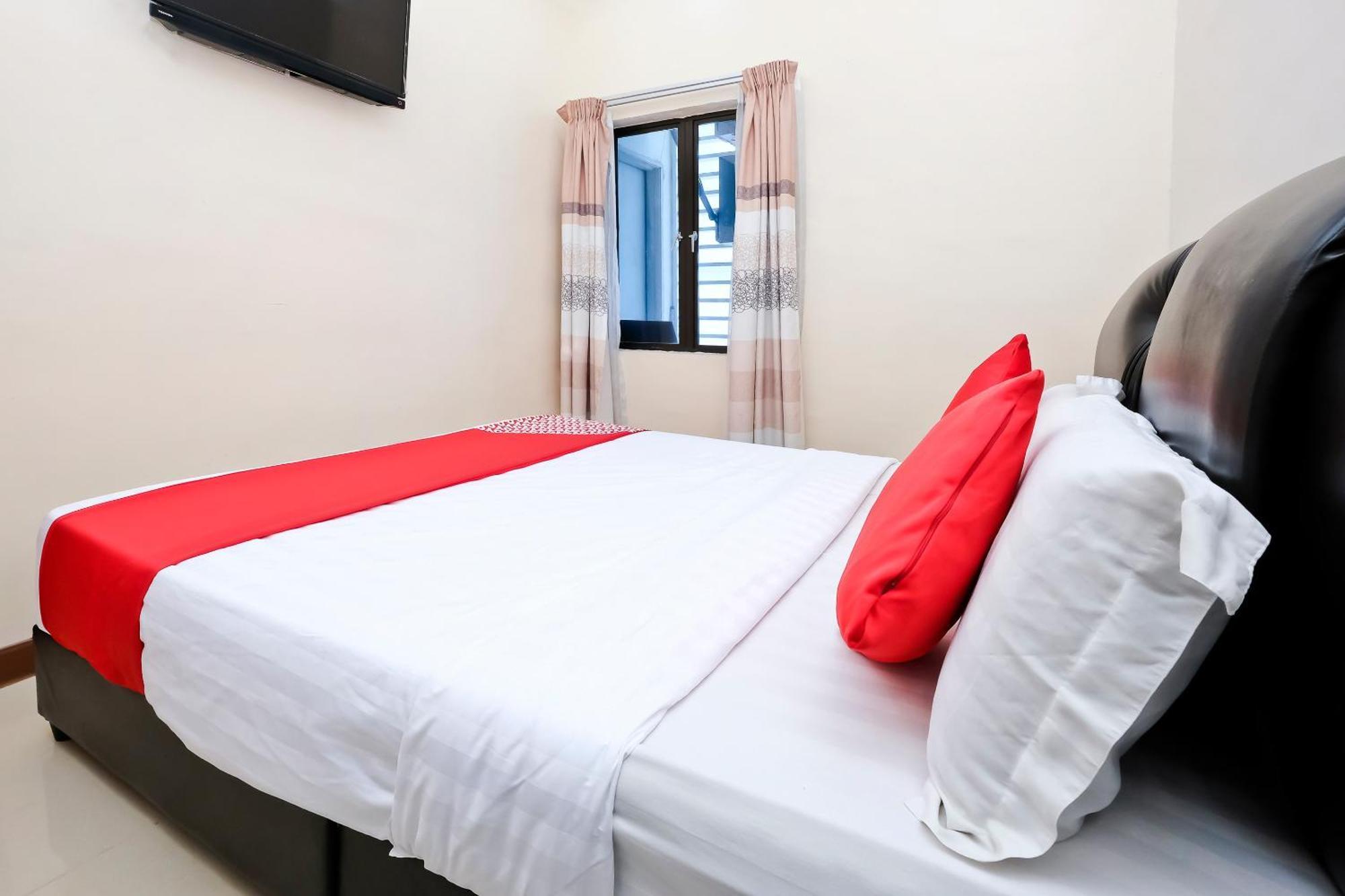 באנגי Oyo 714 Arina Hotel מראה חיצוני תמונה