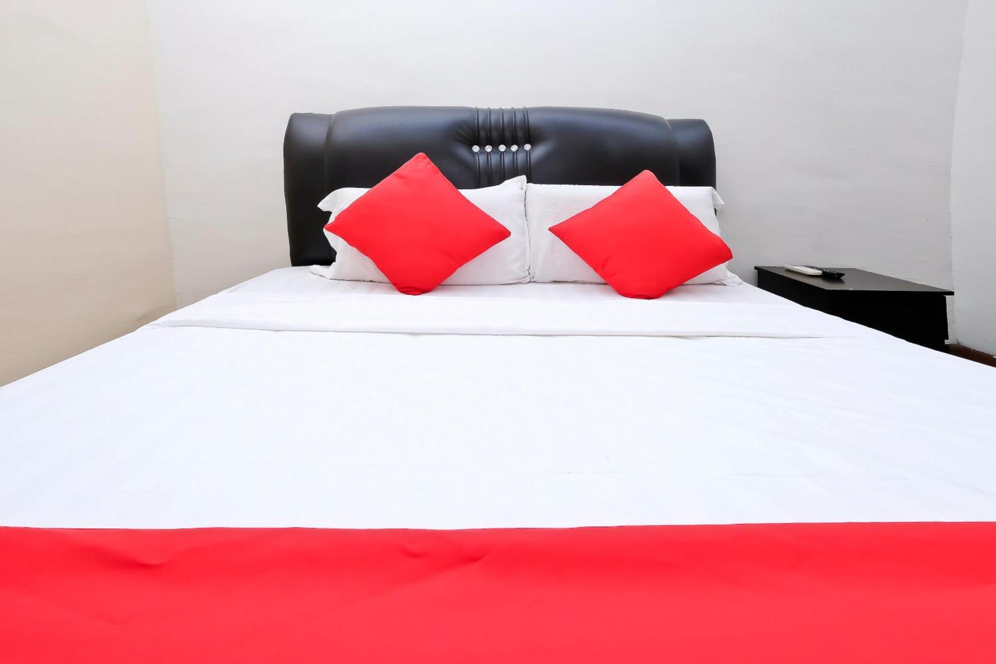 באנגי Oyo 714 Arina Hotel מראה חיצוני תמונה